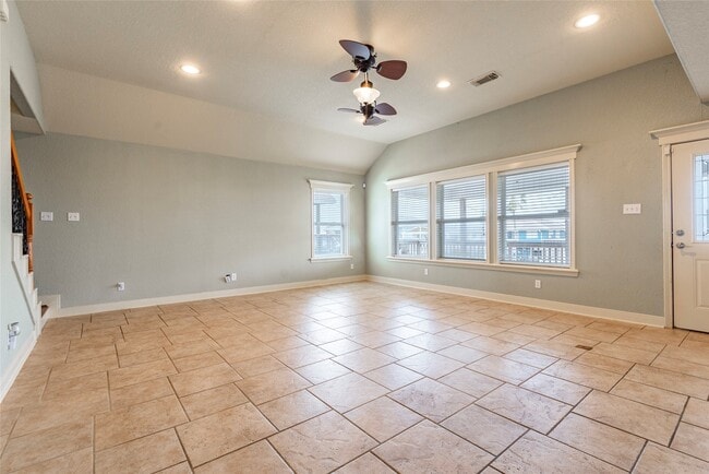 Building Photo - 70 Tarpon St