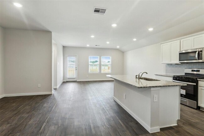 Building Photo - 326 Darwin Pl