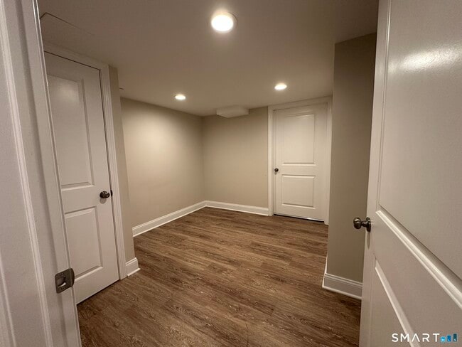 Building Photo - 2 Hurd St