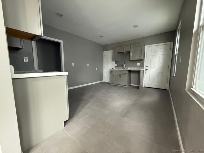 Primary Photo - 431 Dixwell Ave