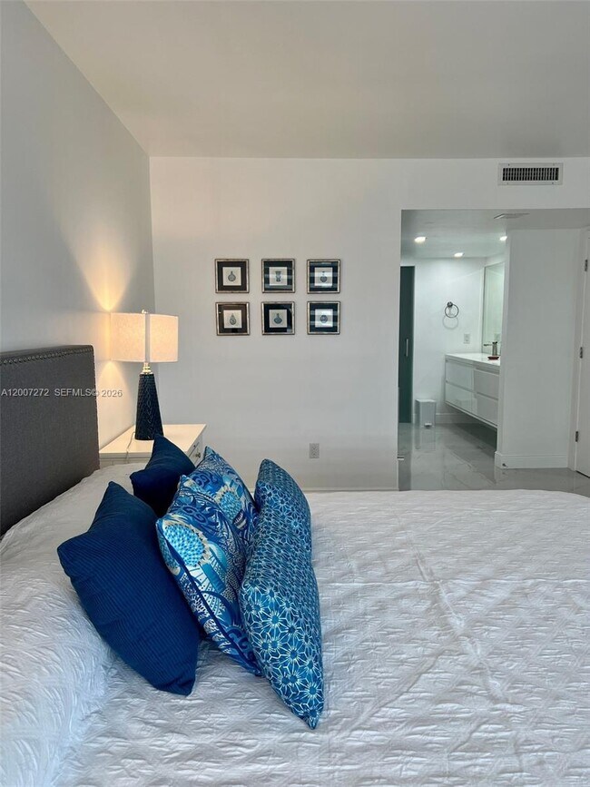 Building Photo - 155 Ocean Ln Dr