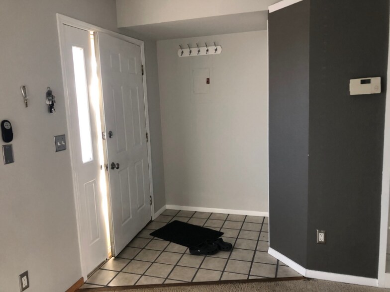 Building Photo - 3804 Smoke Tree Dr