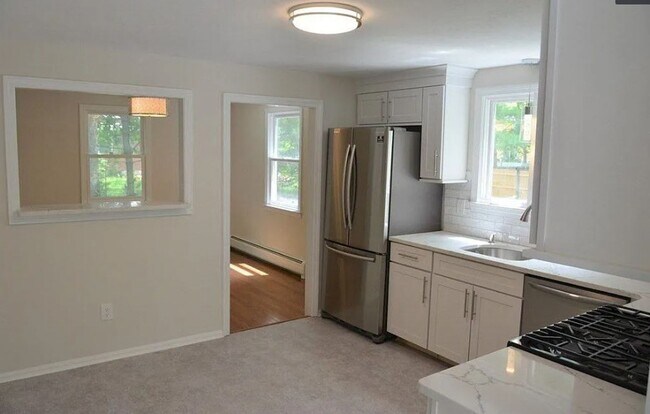Building Photo - Ideally located 3 bedroom home in Westford...
