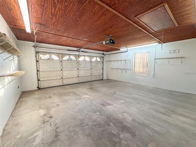 Building Photo - 341 Sterling Dr