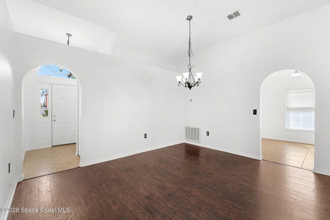 Building Photo - 4426 Four Lakes Dr