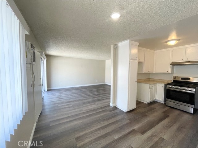 Building Photo - 10381 Pradera Ave