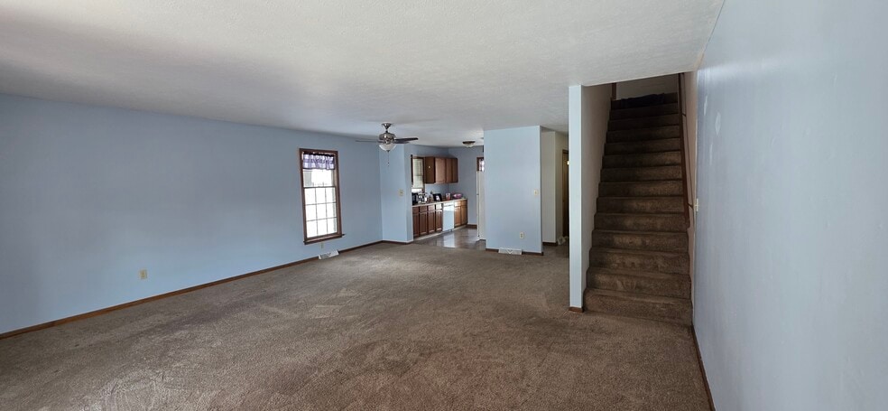 Building Photo - 5635 London Dr