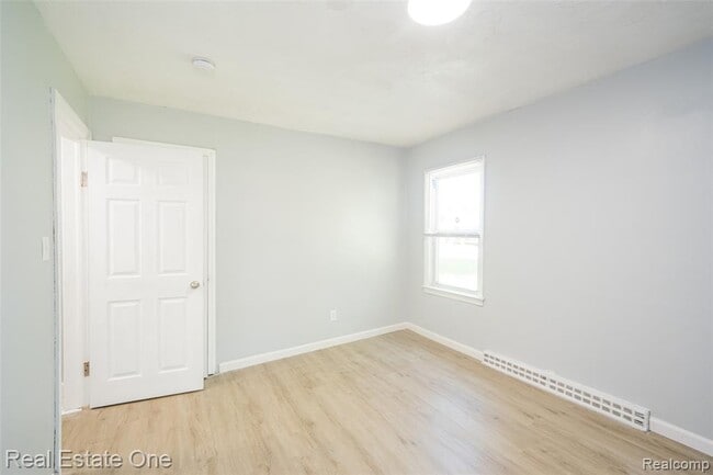 Building Photo - 22675 Santa Maria St
