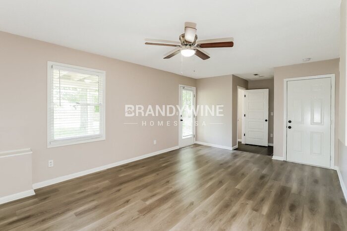 Building Photo - 303 Amesbury Dr