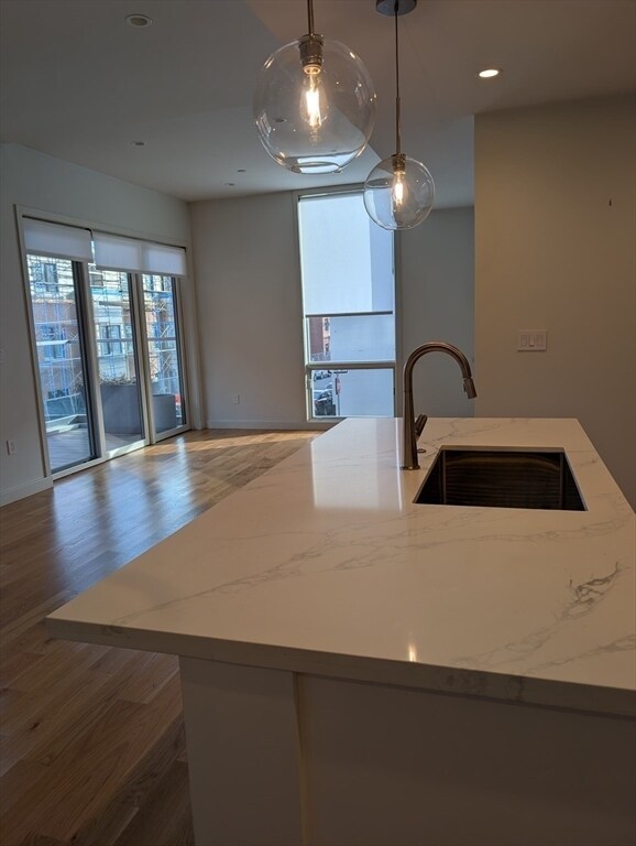 Building Photo - 537 E 2nd St