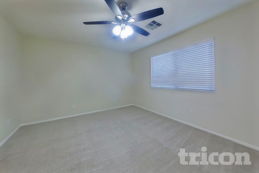 Building Photo - 16286 N 159th Dr