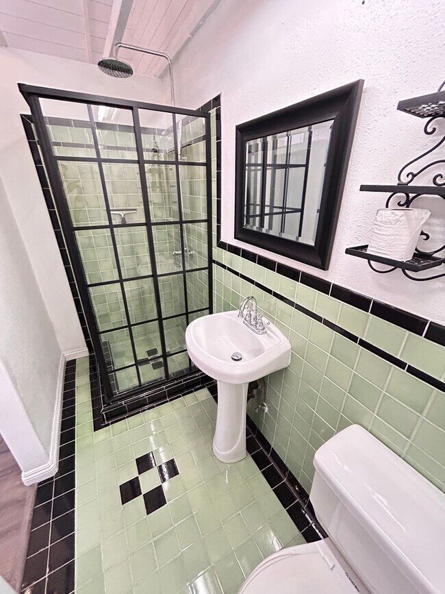 Building Photo - Truly Adorable Tudor Style 2 Bed 1 Bath Home in Anaheim!