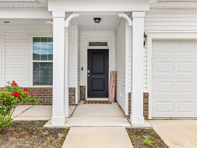 Building Photo - Towne Pointe Community