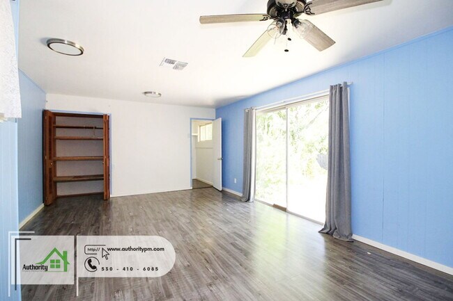 Building Photo - 686 Coronado St