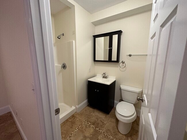 Building Photo - 8 Grant St