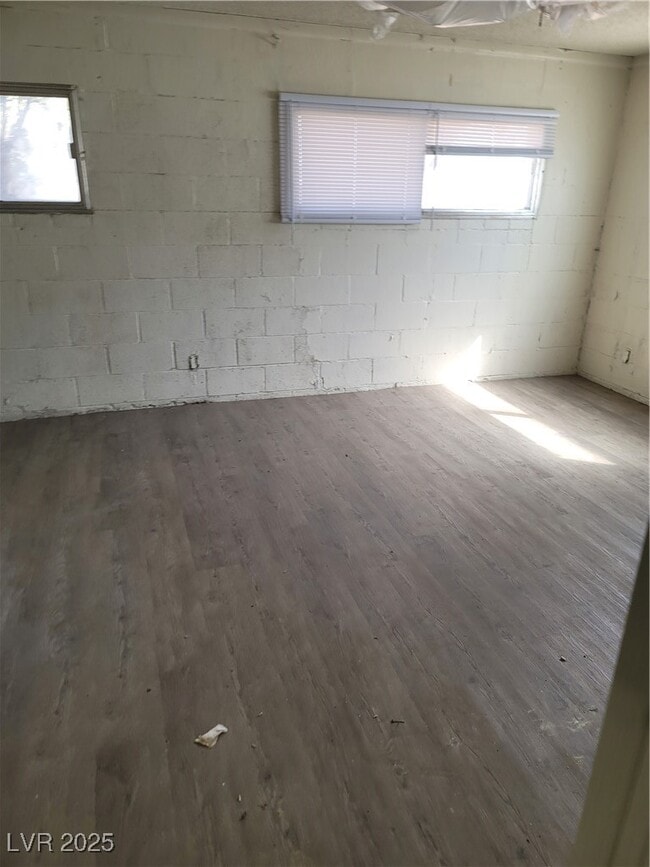 Building Photo - 301 Lance Ave