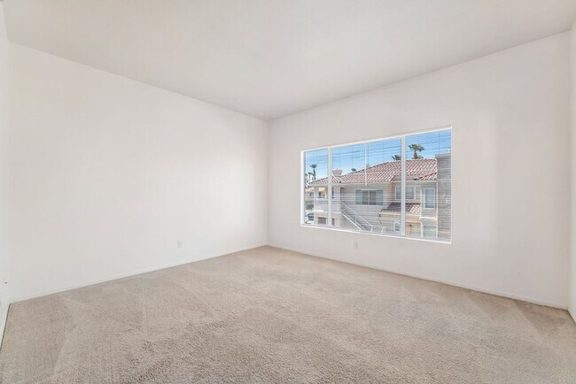 Building Photo - 251 S Green Valley Pkwy