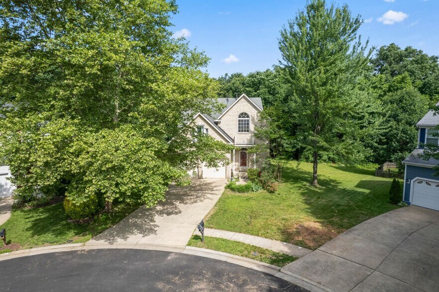 Building Photo - 21355 Fernbrook Ct