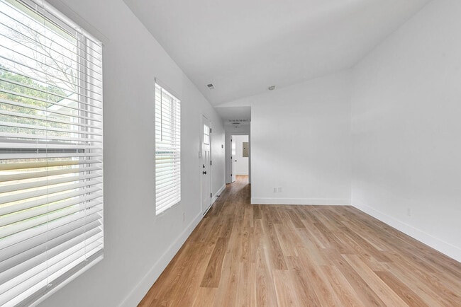 Building Photo - 374 Union Chapel Church Rd