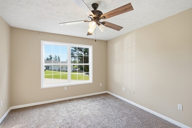 Building Photo - 162 Stone Henge Ln