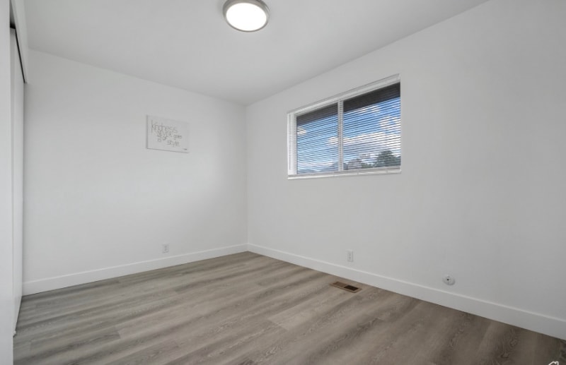 Building Photo - 686 Tomahawk Dr