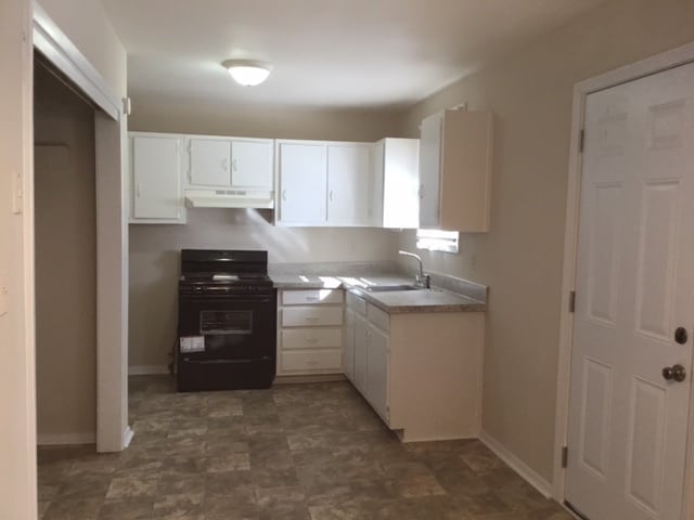 Building Photo - 829 Sandy Creek Dr NW