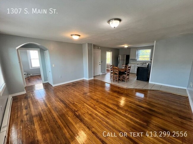 Primary Photo - 1307 S Main St