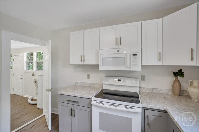 Building Photo - 405 S Baldwin Cir
