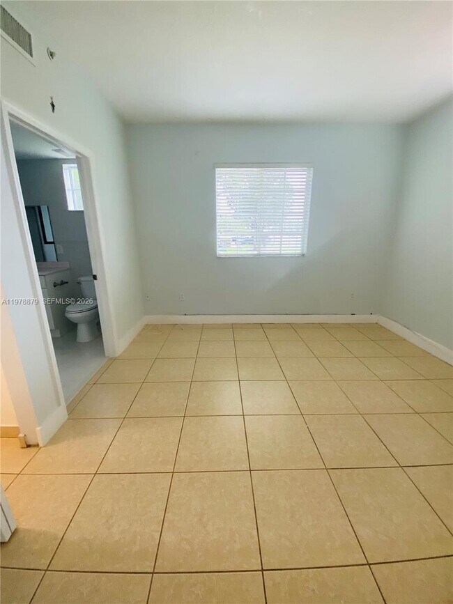 Building Photo - 17415 NW 75th Pl