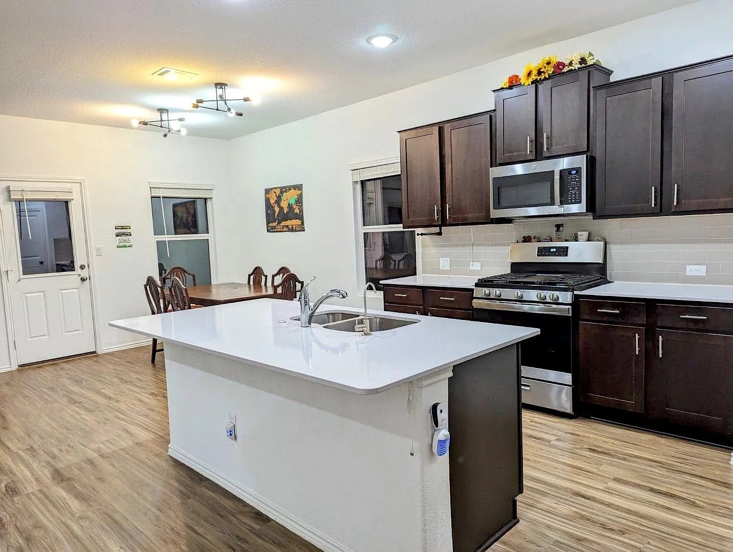 Building Photo - Room in House on Bluewood Bend