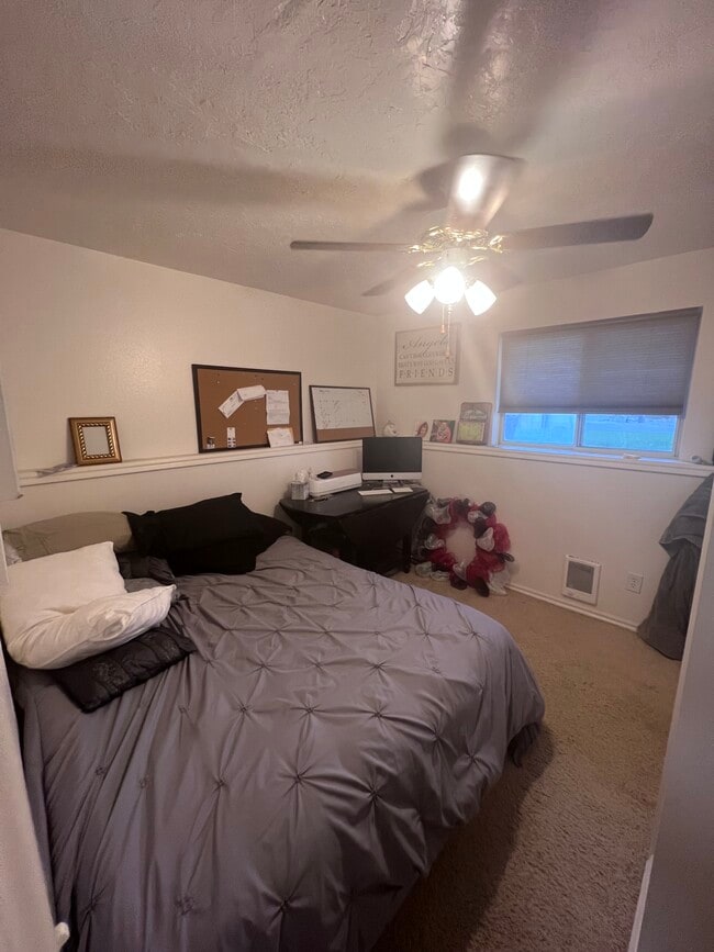 Building Photo - 841 Wildrose Ln