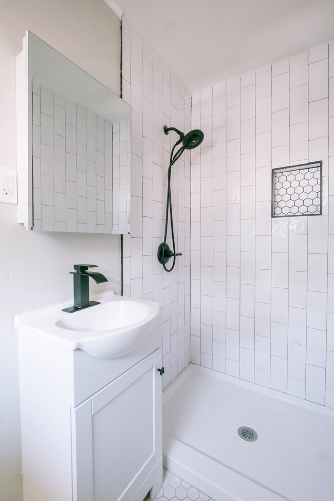 Building Photo - 9 Berkley Pl