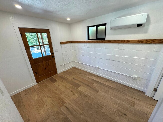 Building Photo - 8220 Edison Dr