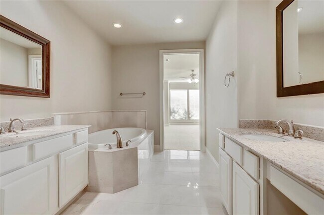 Building Photo - 9133 Creekstone Lake Dr