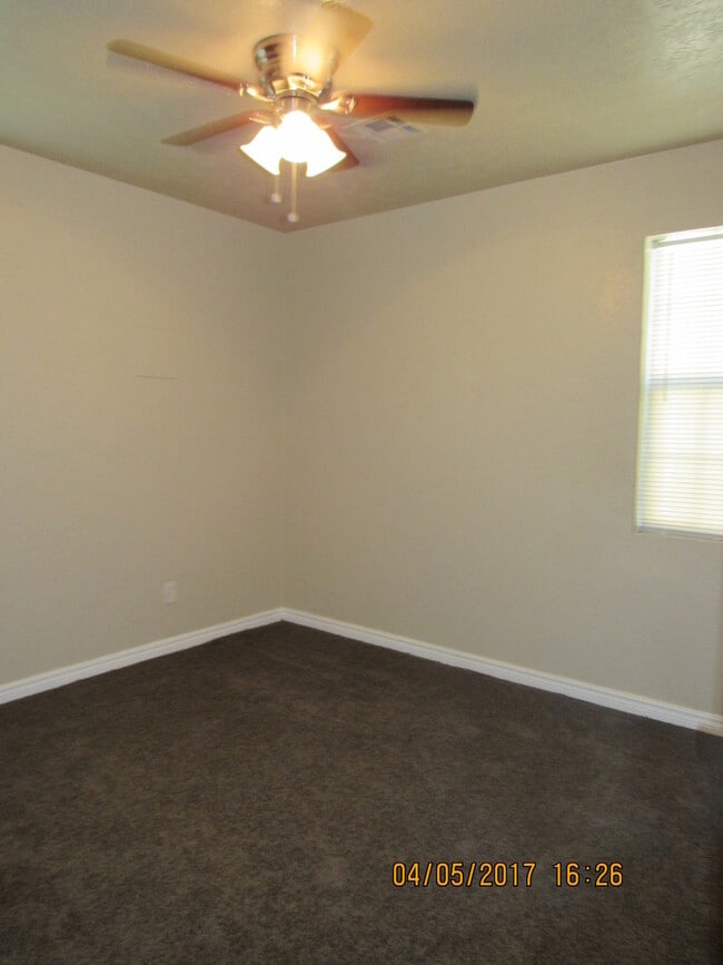 Building Photo - Pet Friendly :) SECTION 8 ACCEPTED!