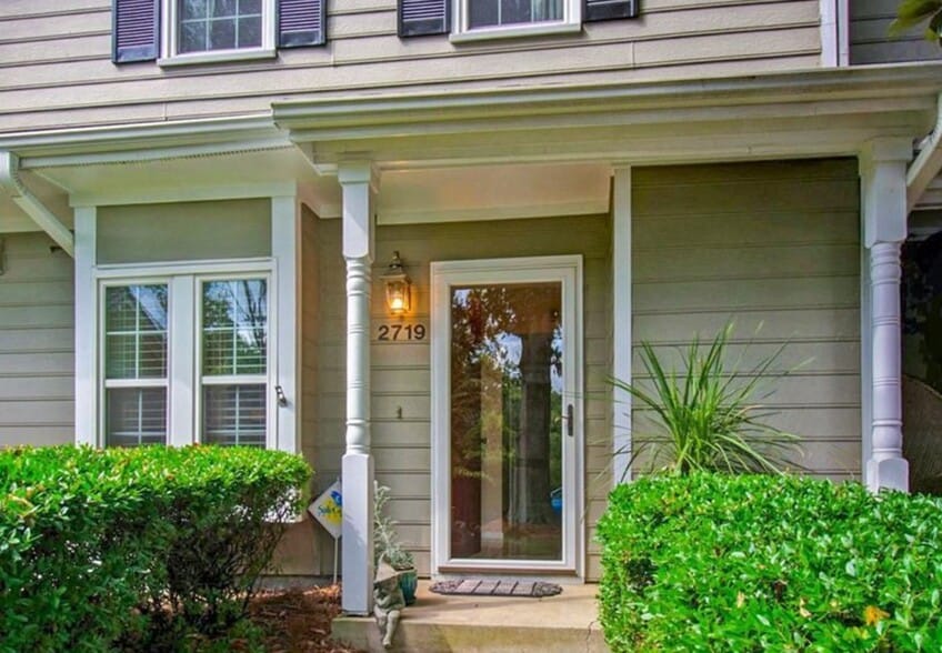 Building Photo - 2719 New Hamlin Way