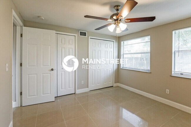 Building Photo - 4 Bedroom Pet-Friendly Home in Lauderhill, FL with Main Street Renewal