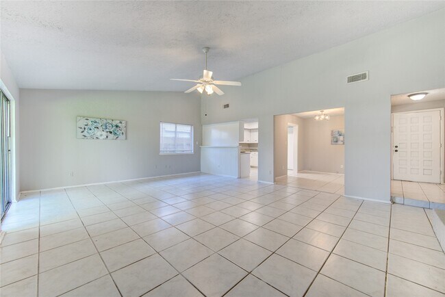 Building Photo - 10514 Rancho Bernardo Ln