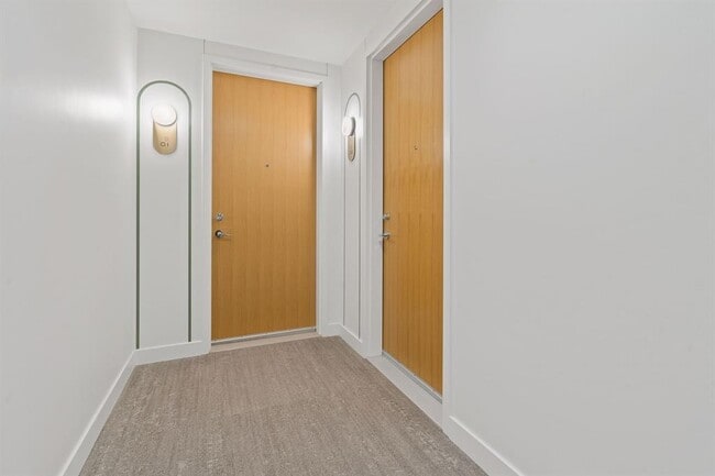 Building Photo - 44 East Ave