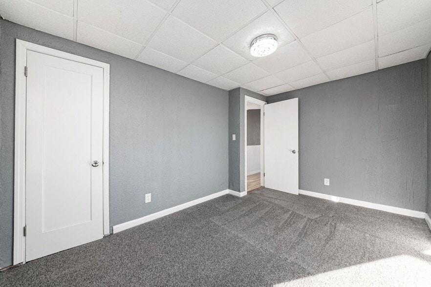 Building Photo - 2861 Woodland Ave