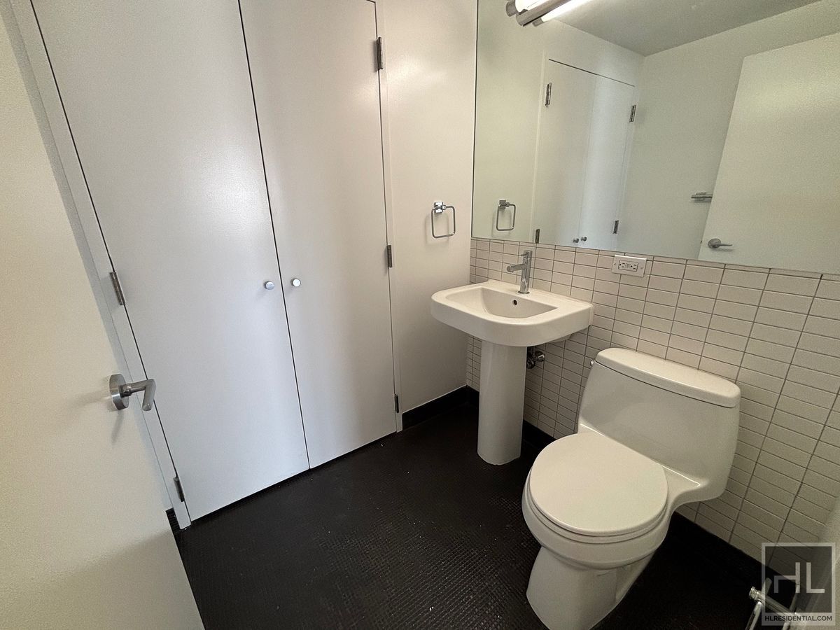 Building Photo - East 39th Street