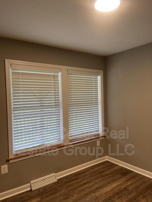 Building Photo - 18061 Crampton Ln