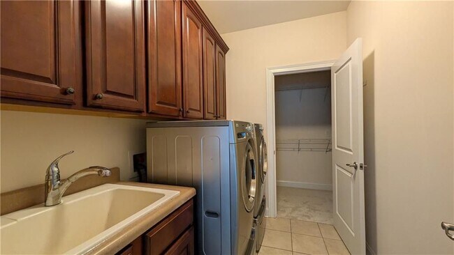 Building Photo - 3784 Courson St