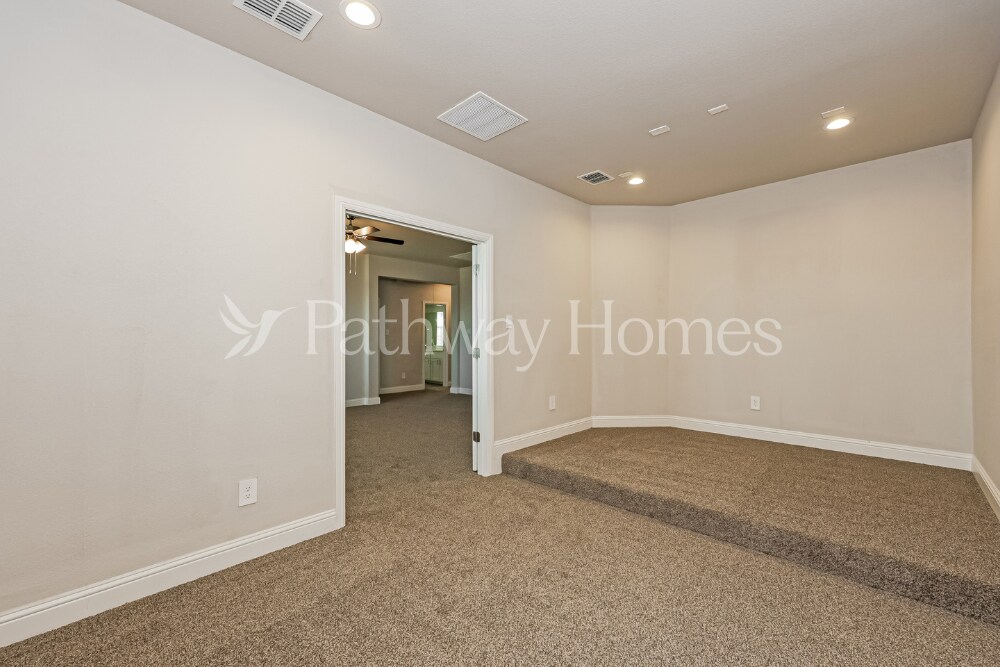 Building Photo - 838 Poppie Ln