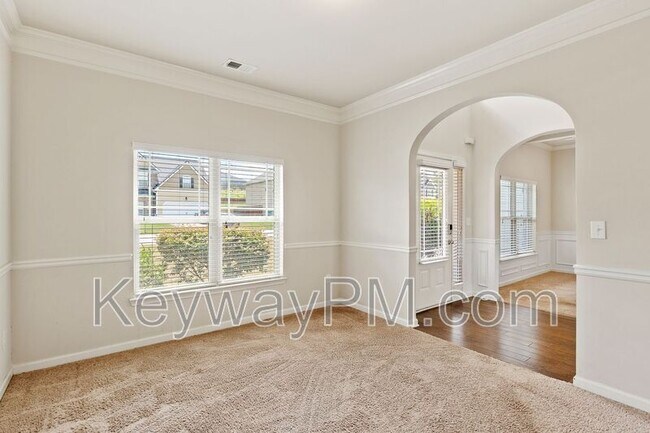 Building Photo - 5007 Vine Ln