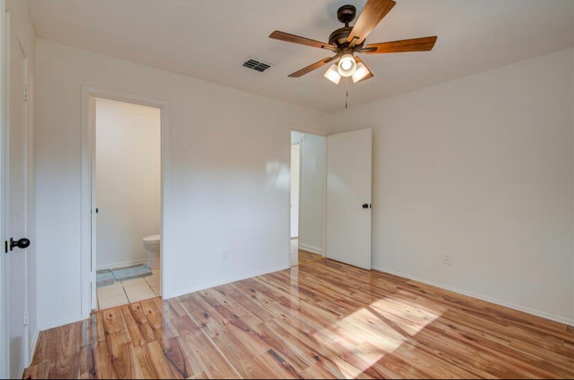Building Photo - 15811 Boonridge Rd