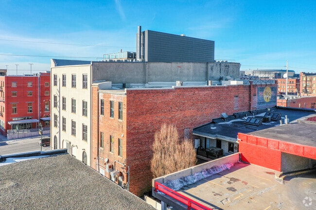 Building Photo - Raymond Brothers Building