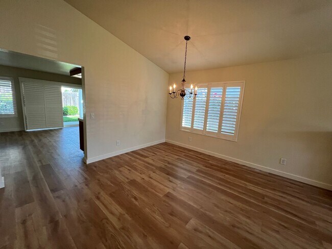Building Photo - Great home in wonderful neighborhood - Cam...