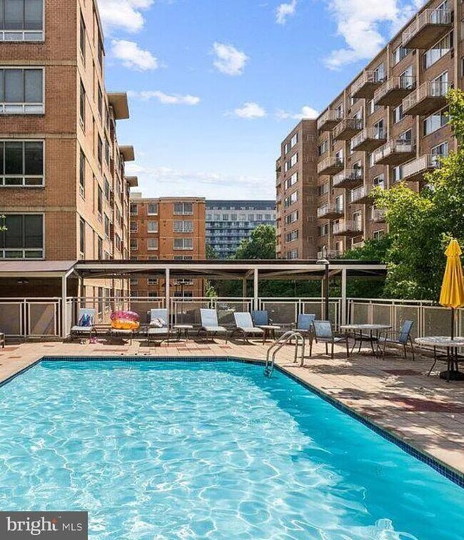 Building Photo - 800 4th St SW