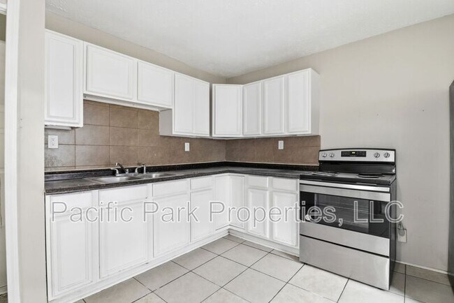 Building Photo - 8209 Gilmore Rd